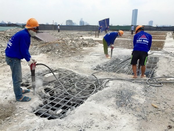 Chủ đầu tư thiếu hợp tác, Quận Ba Đình muốn cưỡng chế nhà 8B Lê Trực Việc phá dỡ công trình 8B Lê trực đang được Hà Nội triển khai khẩn trương.