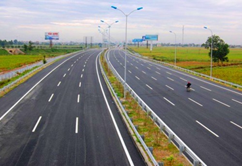Điều chỉnh kế hoạch vốn trái phiếu Chính phủ nâng cấp quốc lộ 1A và đường Hồ Chí Minh Ảnh minh họa