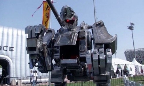 Robot Tôn Ngộ Không 4 tấn tranh hùng với robot Nhật, Mỹ Robot Tôn Ngộ Không được sản xuất tại Trung Quốc.