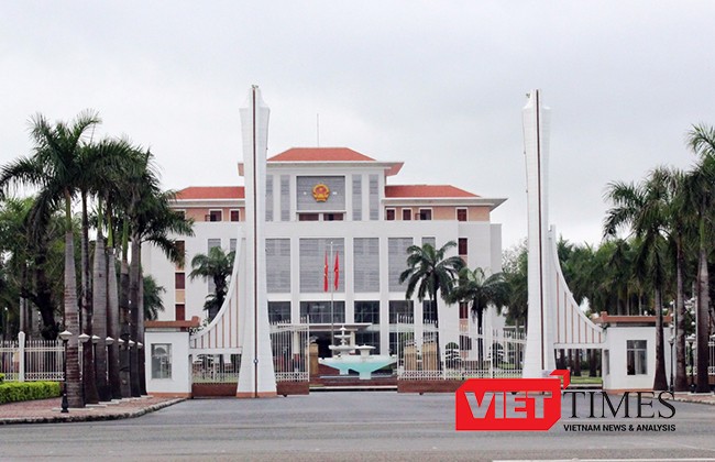 Quảng Nam công bố đường dây nóng chống tham nhũng VietTimes -- Ngày 11/10, Tỉnh ủy Quảng Nam vừa công bố Quyết định công bố "đường dây nóng" tiếp nhận thông tin về công tác nội chính và phòng chống tham nhũng trên địa bàn tỉnh.