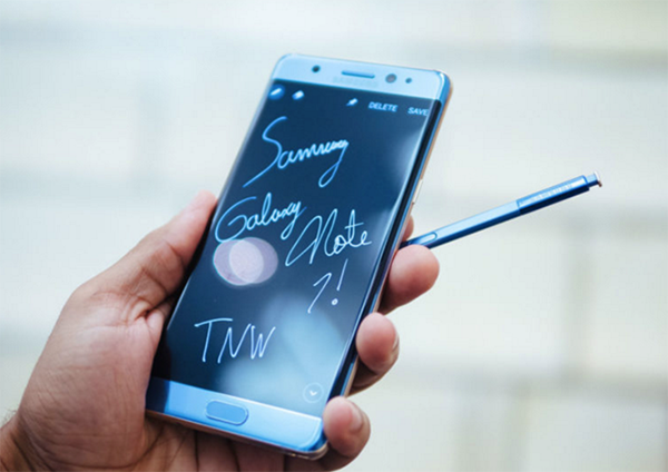 Cổ phiếu Samsung tuột dốc sau quyết định dừng bán Galaxy Note 7 Cổ phiếu Samsung tuột dốc sau quyết định dừng bán Galaxy Note 7