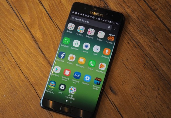 Galaxy Note 7 bị cấm xuất hiện trên tất cả các chuyến bay của Mỹ Samsung đến nay vẫn chưa giải thích chính xác những gì đã xảy ra khiến chiếc điện thoại thông minh của hãng tự nhiên bốc cháy.