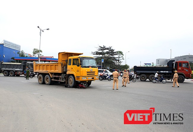 Gần 6.000 phương tiện bị thu hồi phù hiệu, đình chỉ qua hộp đen Chỉ trong 9 tháng đầu năm 2016, cơ quan chức năng cả nước đã xử lý vi phạm đối với 7.118 phương tiện, thu hồi phù hiệu, đình chỉ khai thác tuyến có thời hạn một tháng với 5.923 xe.