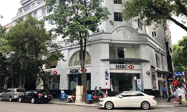 Starbucks Reserve™ đầu tiên chính thức khai trương tại Hà Nội Starbucks chính thức khai trương cửa hàng Starbucks Reserve đầu tiên theo phong cách mới tại Hà Nội.
