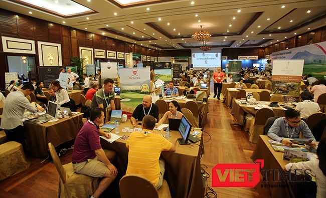 Hơn 650 người đến từ 36 quốc gia tham dự Đại Hội Du Lịch Golf Châu Á- Đà Nẵng 2017 Sáng 8/5, hơn 650 người là đại diện các công ty du lịch golf và các dân golf nổi tiếng từ 36 quốc gia đã đến Đà Nẵng để dự Đại Hội Du Lịch Golf Châu Á năm 2017.