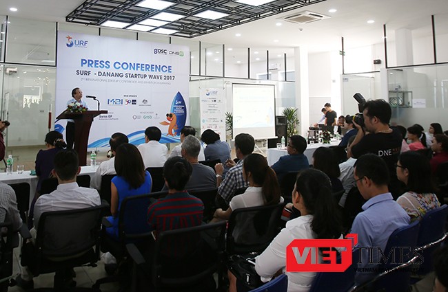 Hơn 1.000 người sẽ tham dự Hội nghị và Triển lãm khởi nghiệp Đà Nẵng 2017 Họp báo thông tin về sự kiện Hội nghị và Triển lãm khởi nghiệp Đà Nẵng 2017.