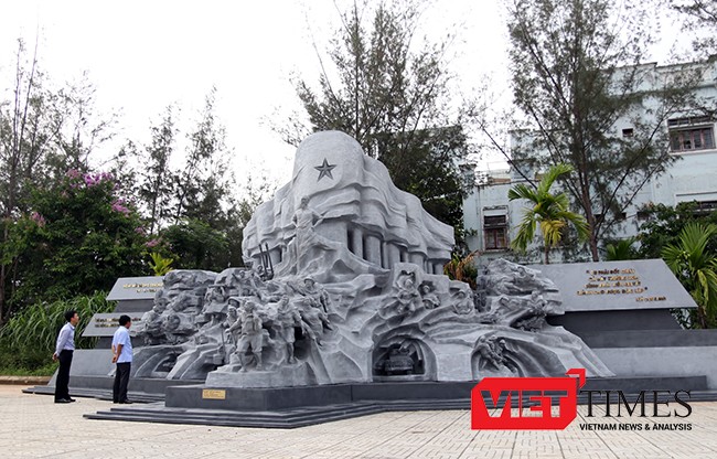 Quảng Nam: Khai mạc triển lãm “Trường Sơn - Con đường huyền thoại“ Tổ hợp điêu khắc “Huyền thoại Trường Sơn” gây ấn tượng mạnh mẽ đối với người xem.