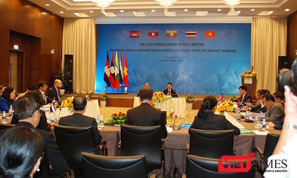 Các nước tiểu vùng sông Mê Kông nhóm họp về lao động tại Đà Nẵng Sáng 1/8, tại TP Đà Nẵng, Hội nghị quan chức cấp cao các nước Campuchia, Lào, Myanmar, Thái Lan và chủ nhà Việt Nam về hợp tác lao động với chủ đề "Thúc đẩy phát triển nguồn nhân lực và việc làm bền vững cho người lao động di cư" đã diễn ra với sự tham dự