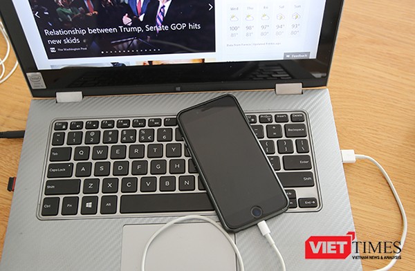 Chuyển dữ liệu từ smartphone sang laptop không cần cáp Send Anywhere cho phép người dùng chuyển dữ liệu qua lại giữa smartphone và máy tính hoặc ngược lại mà không cần phải dùng đến cáp kết nối, giúp tiết kiệm thời gian hơn so với cách thông thường.