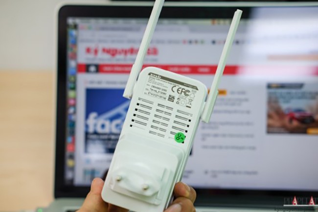 Thiết bị tăng sóng WiFi giá rẻ cho gia đình Nếu ngôi nhà có nhiều tầng và sóng WiFi bị hạn chế tại một số khu vực, người dùng có thể tận dụng những thiết bị giá rẻ để tăng sóng WiFi.
