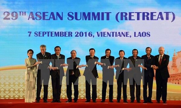 Dấu mốc 50 năm, ASEAN sẽ tăng trưởng ở kỷ nguyên mới Hiệp hội các quốc gia Đông Nam Á ASEAN sẽ ở kỷ nguyên tăng trưởng đầu tư và phát triển (ảnh TTXVN)