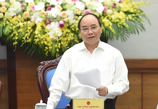 Thủ tướng: Mong TPHCM ‘đồng cam cộng khổ’ với cả nước Thủ tướng Nguyễn Xuân Phúc đề nghị các địa phương, các cấp, các ngành phải đồng tâm, hiệp lực, chung sức, chung lòng vượt qua giai đoạn ngân sách khó khăn hiện nay - Ảnh: VGP/Quang Hiếu