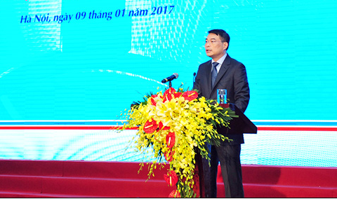 Sắp có luật “quản” các ông chủ đi vay để sở hữu ngân hàng Thống đốc Lê Minh Hưng: "Cấm các “ông chủ” đi vay để sở hữu ngân hàng, nếu vi phạm sẽ bị cấm hoạt động vĩnh viễn"