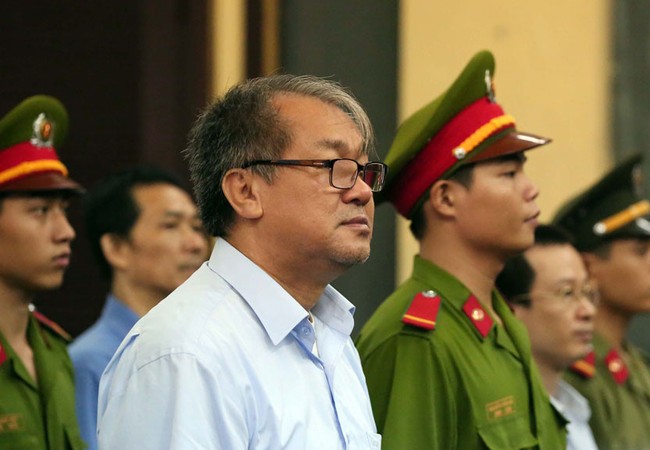Khởi tố Trang “phố núi”, người giúp Phạm Công Danh rút hàng nghìn tỉ đồng Trang "phố núi" đã giúp Phạm Công Danh rút hàng nghìn tỷ đồng - Ảnh: Thanh Niên