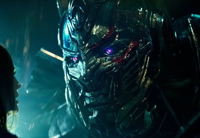 Optimus Prime chống lại loài người trong bom tấn Transformers: The Last Knight Optimus Prime bị người sáng tạo tẩy não