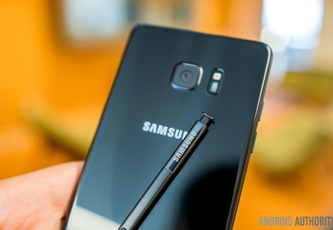 Galaxy Note 7 tân trang vượt qua “cửa” FCC, sẵn sàng bán ra trong tháng tới Galaxy Note 7 tân trang được cho là đã sẵn sàng lên kệ vào tháng sau