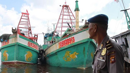 Indonesia hoàn thành thủ tục trao trả cho Việt Nam 100 ngư dân Các tàu cá của Việt Nam bị Indonesia bắt giữ. Nguồn Internet.