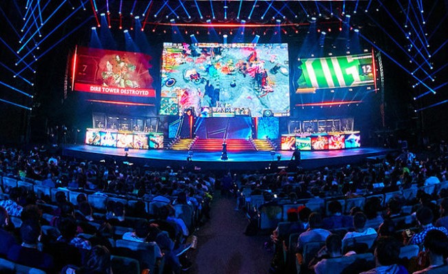 Các “gosu” Dota 2 sẽ nhận số tiền thưởng kỉ lục esports nếu vô địch TI2017 Dota 2 một lần nữa trở thành game esport có tiền thưởng cao nhất lịch sử (ảnh: Thenextweb)