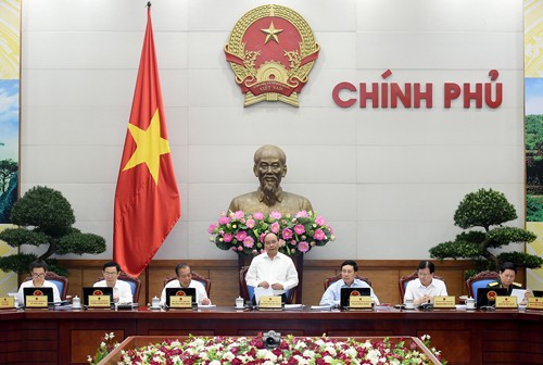 Thủ tướng: ‘Anh nào chưa có lửa trong lòng thì hãy nhóm lên’ Thủ tướng phát biểu mở đầu tại phiên họp. Ảnh VGP/Quang Hiếu