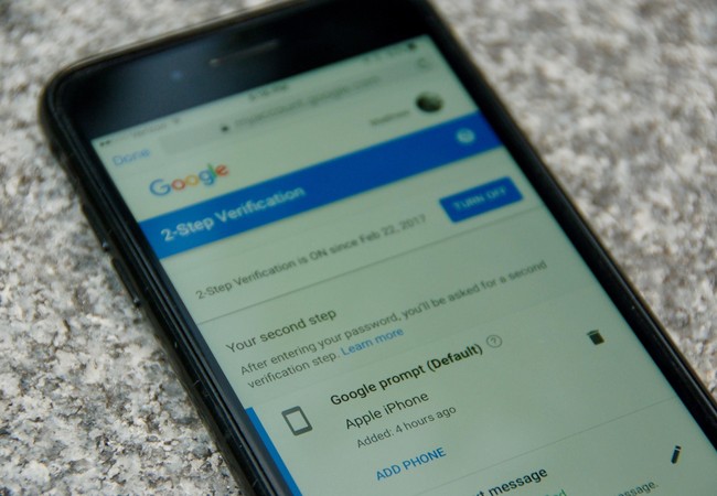 Vì sao bạn không nên sử dụng tin nhắn điện thoại để bảo mật Tính năng mới Google promt (ảnh: Matt Elliot)