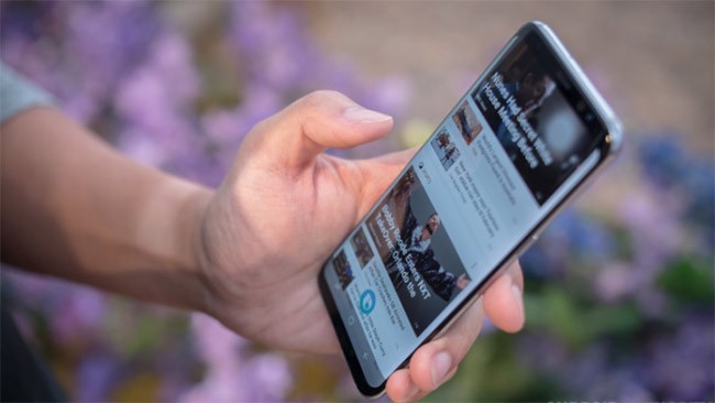 Video: Trên tay Samsung Galaxy S8 và S8 Plus S8 có thiết kế đẹp, hiệu năng tốt