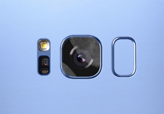 Galaxy S8 có chức năng nhắc người dùng… lau ống kính camera camera Galaxy S8 rất dễ dính dấu vân tay