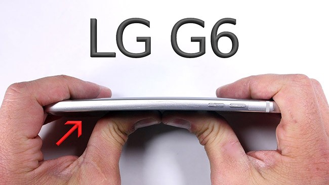 Màn “tra tấn” LG G6: Cào xước, đốt cháy và bẻ cong (video) LG G6 là smartphone có độ bền cao