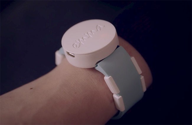 Thiết bị đeo tay giúp đỡ bệnh nhân Parkinson Thiết bị đeo tay Emma Watch