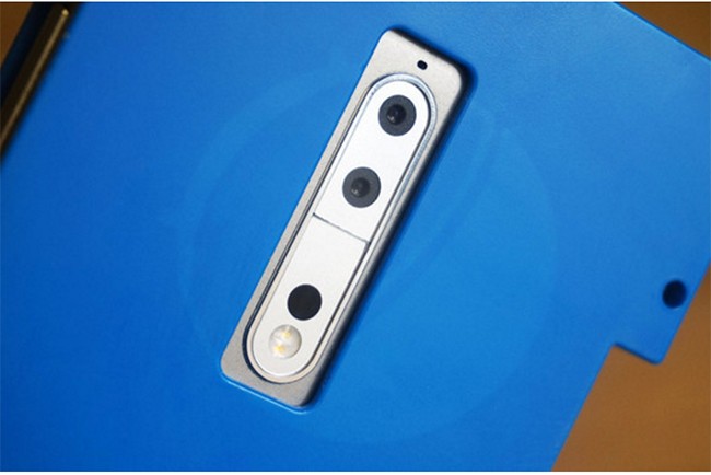 Nokia 9 lộ diện với cấu hình tốt nhưng vẫn dùng nút Home vật lý Nokia 9 được giấu trong chiếc hộp màu xanh