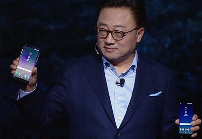 Galaxy Note 8 được ra mắt vào 23/8 Chủ tịch mảng di động của Samsung, ông D.J Koh ra mắt bộ đôi Galaxy S8/S8+