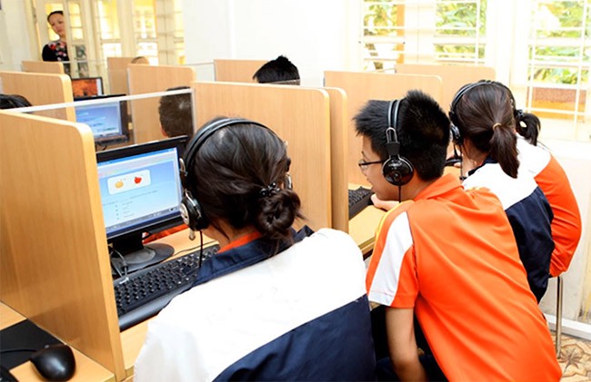 Làm thế nào để bảo vệ trẻ em trước những hiểm họa trên Internet? Trẻ em cần được bảo vệ để tránh các hiểm họa trên Internet (ảnh MSD)