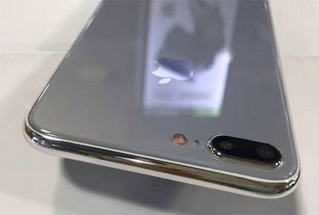 Xuất hiện hình ảnh iPhone 7s Plus với mặt lưng bằng kính iPhone 7s Plus (ảnh 9to5Mac)