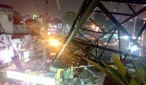 Sập cần cẩu công trình thi công tòa nhà trên phố Thụy Khuê Sập cần cẩu công trình thi công toà nhà ở phố Thụy Khuê