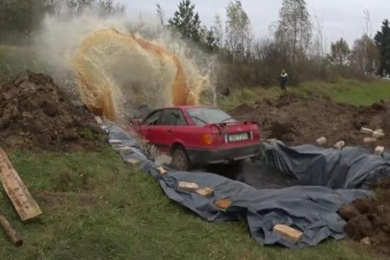 Rửa xe Audi bằng 12.000 lít Coca Rửa xe Audi bằng 12.000 lít Coca