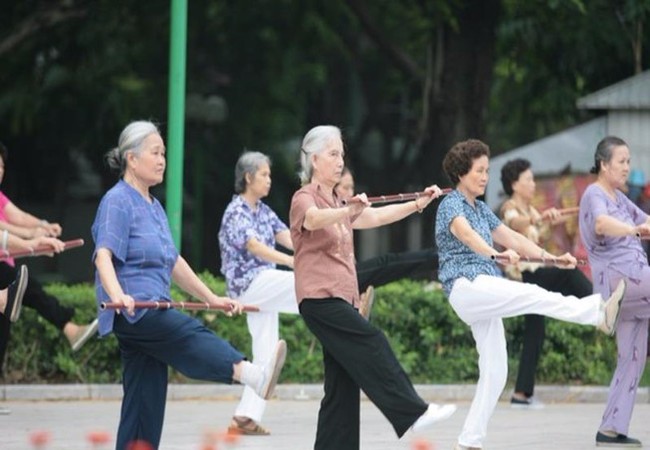 Bộ LĐ-TB&XH đề xuất hai phương án nghỉ hưu Bộ LĐ-TB&XH đề xuất tăng tuổi nghỉ hưu có lộ trình, và nhóm lao động- (Ảnh minh họa).