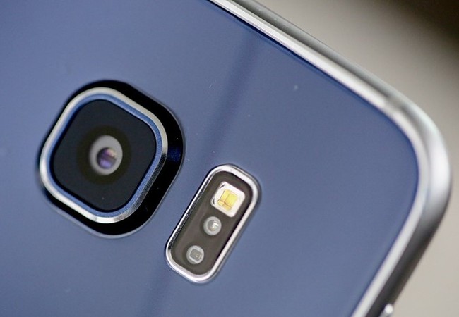 Cận cảnh smartphone đầu tiên tích hợp camera pixel kép Cận cảnh smartphone đầu tiên tích hợp camera pixel kép