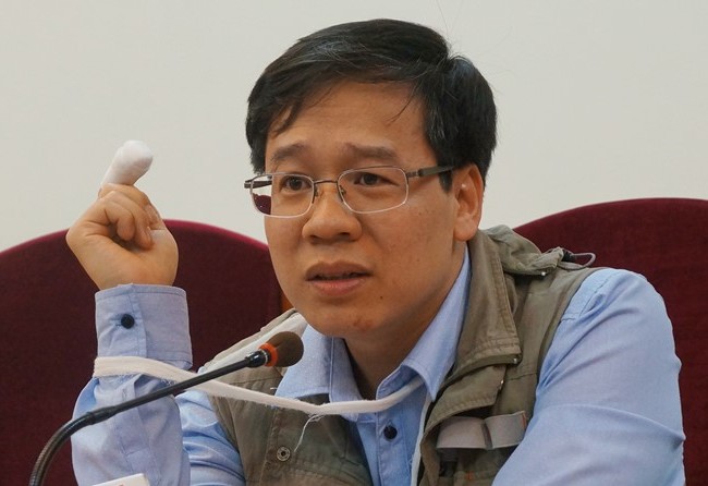 Nhà báo Đỗ Doãn Hoàng kể lại giây phút bị 3 kẻ lạ mặt tấn công Nhà báo Đỗ Doãn Hoàng kể lại giây phút bị 3 kẻ lạ mặt tấn công
