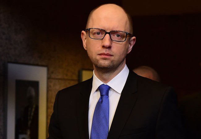 Video: Thông điệp từ chức của Arseniy Yatseniuk Video: Thông điệp từ chức của Arseniy Yatseniuk