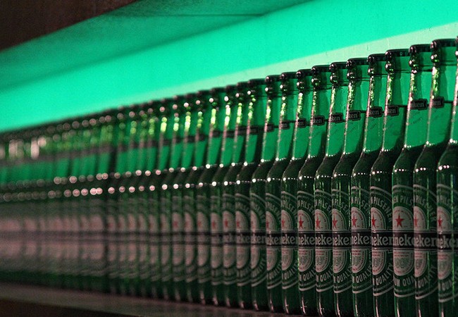 Cổ phiếu Heineken tăng kỷ lục nhờ doanh số bán hàng tại Việt Nam Cổ phiếu Heineken tăng kỷ lục nhờ doanh số bán hàng tại Việt Nam