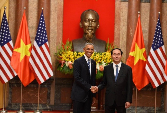 Video: Lễ đón Tổng thống Obama tại Phủ Chủ tịch Video: Lễ đón Tổng thống Obama tại Phủ Chủ tịch