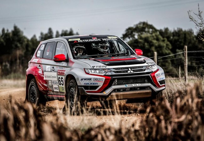 Video: Mitsubishi Outlander bị hack, 10 vạn xe dính lỗ hổng Video: Mitsubishi Outlander bị hack, 10 vạn xe dính lỗ hổng