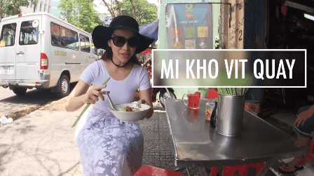 Video: Phù thuỷ trang điểm Michelle say đắm ẩm thực Việt Ứa nước miếng với clip ẩm thực Việt siêu hấp dẫn của triệu phú Youtube Michelle.