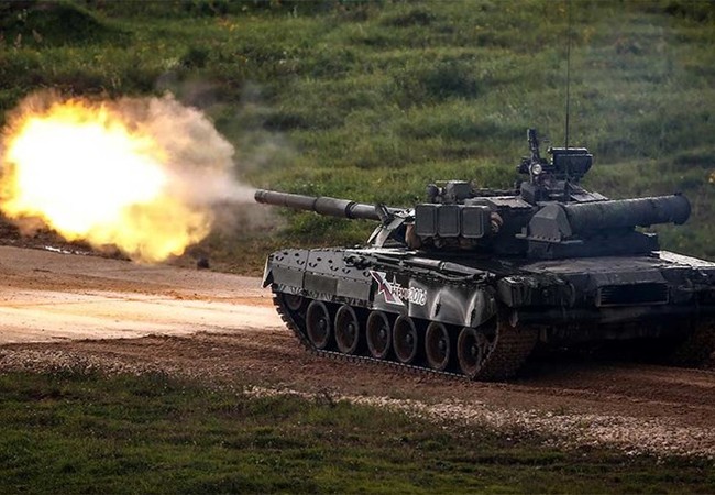 Video: Siêu xe tăng Armata khai hỏa đầy uy lực Theo Bộ Quốc phòng Nga, dự kiến việc sản xuất hàng loạt tăng Armata sẽ bắt đầu từ năm 2018.