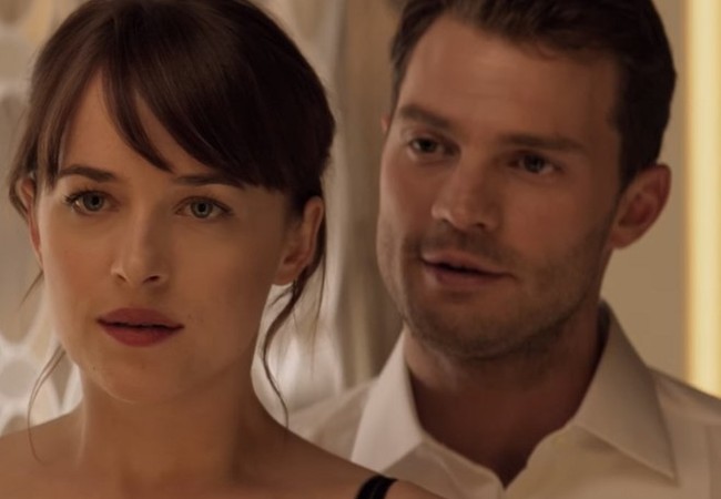 Video: Trailer phần 2 Bên cạnh những chi tiết mới mẻ, Fifty Shades Darker vẫn trung thành với ý tưởng chủ đạo của phim là những cảnh quay ướt át, nóng bỏng của cặp đôi “ngôn tình Tây phương”.
