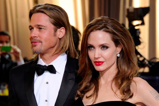 Cặp Angelina Jolie và Brad Pitt vốn được coi là cặp tiên đồng - ngọc nữ đáng ngưỡng mộ của làng giải trí.