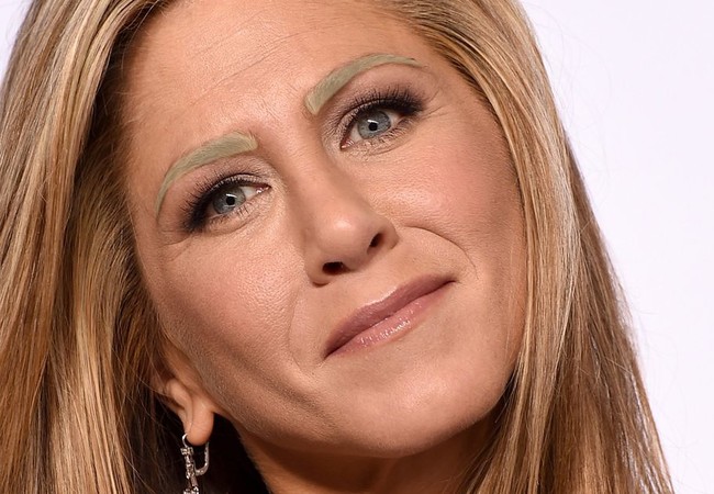 Video: Vợ cũ của Brad Pitt ngày càng hoàn hảo sau 26 năm dấn thân vào showbiz Jennifer Aniston.