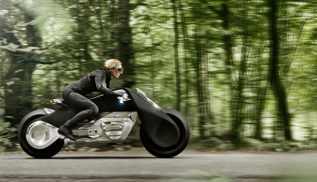 BMW ra mắt xe máy tự cân bằng siêu hiện đại Chiếc xe này có tên là Motorrad Vision Next 100, và nó lẽ đúng như ý định của BMW muốn nó trơ thành chiếc xe máy của tương lại, Motorad Vision Next 100 có hình dáng như một chiếc xe máy trong những bộ phim viễn tưởng.