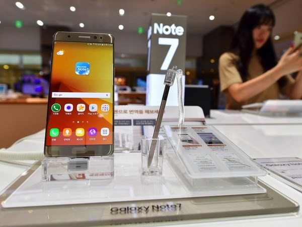 Galaxy Note 7: Cơn ác mộng không chỉ đến từ pin Thiết kế nghiêng nhiều về thẩm mỹ đã vô tình tạo ra sự cố không thể kiểm soát được của mẫu sản phẩm Galaxy Note 7 nói riêng và thương hiệu Samsung nói chung.