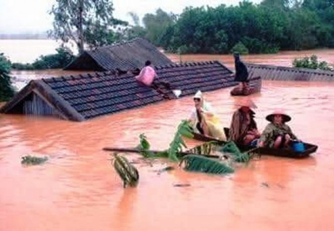 Tân Hiệp Phát kêu gọi cứu trợ khẩn cấp cho đồng bào miền Trung Xót xa cảnh dân chạy lũ