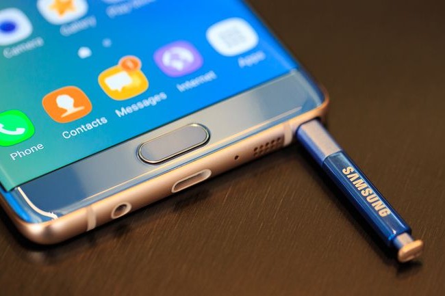 Apple có thể bán thêm được 8 triệu iPhone do vụ bê bối Galaxy Note 7 Sự cố Galaxy Note 7 có thể là cơ hội tốt cho đối thủ Apple